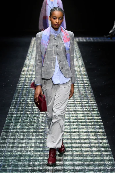 Look 12